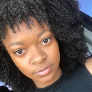 Meet your Posher, Hollye